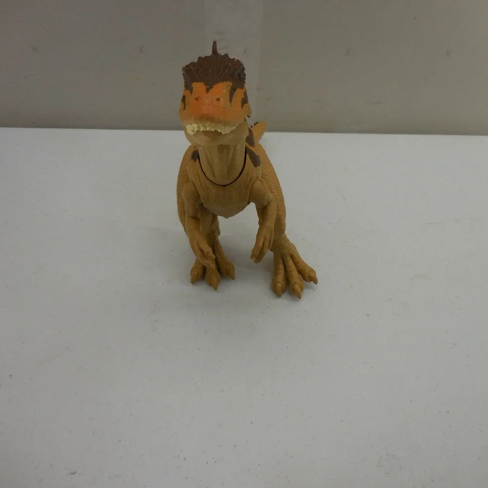 Jurassic World Mattel Roar Attack Metriacanthosaurus Dinosaur Action Figure Tan